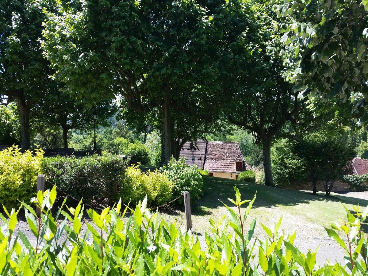 Le Montaigne Bed & Breakfast Saint-Alvere Exterior photo
